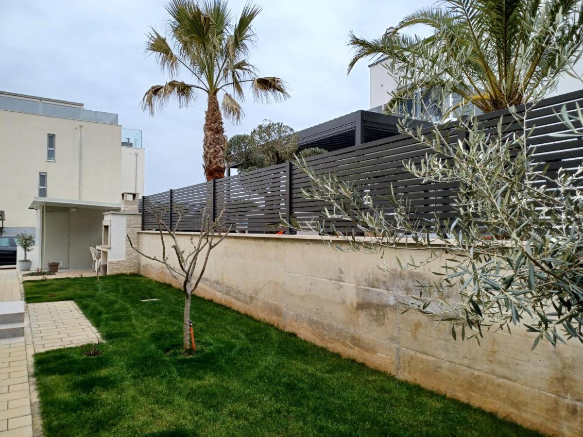 Apartments Leon 1 Novigrad  ภายนอก รูปภาพ